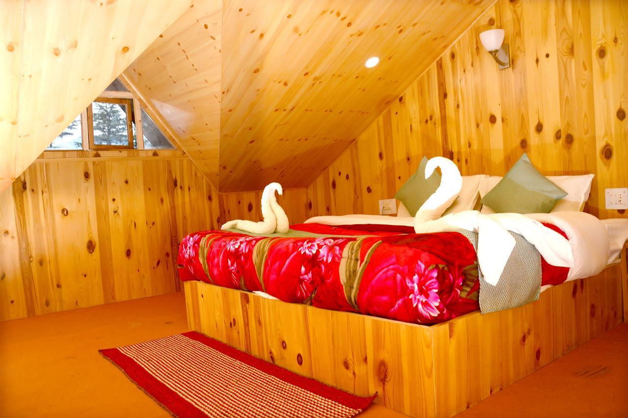 Hotel Rajhans Manali Exterior photo