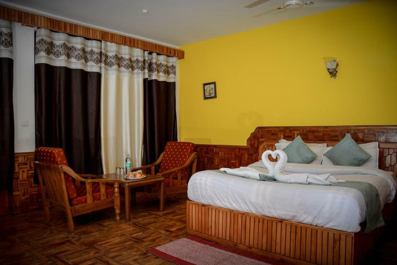 Hotel Rajhans Manali Exterior photo