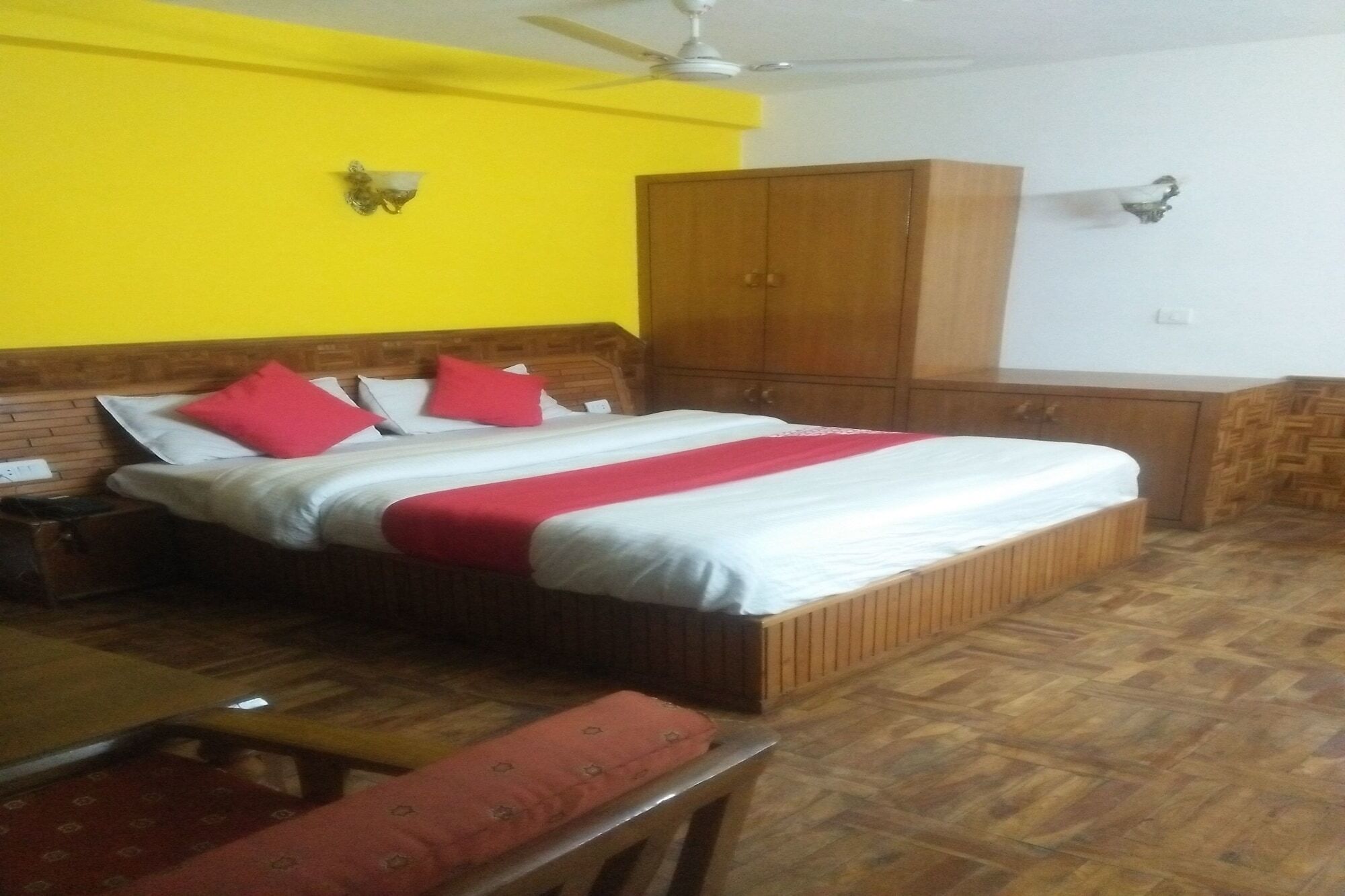 Hotel Rajhans Manali Exterior photo